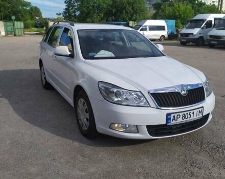 Білий Шкода Октавія, об'ємом двигуна 1.6 л та пробігом 220 тис. км за 7600 $, фото 5 на Automoto.ua