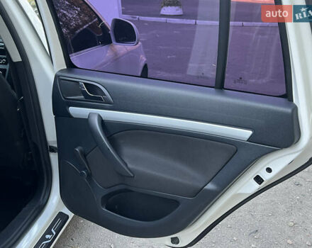 Білий Шкода Октавія, об'ємом двигуна 1.6 л та пробігом 261 тис. км за 7400 $, фото 49 на Automoto.ua