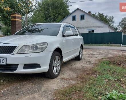 Белый Шкода Октавия, объемом двигателя 1.6 л и пробегом 301 тыс. км за 6500 $, фото 5 на Automoto.ua
