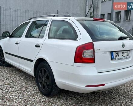 Белый Шкода Октавия, объемом двигателя 1.6 л и пробегом 209 тыс. км за 5700 $, фото 3 на Automoto.ua