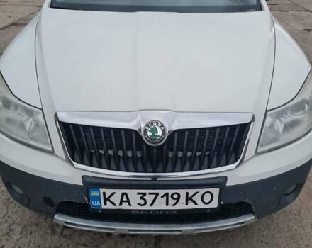 Шкода Октавия 2011 в Новом Буге на Automoto.ua Белый Шкода Октавия, объемом двигателя 1.8 л и пробегом 255 тыс. км за 8000 $, фото 1 на Automoto.ua