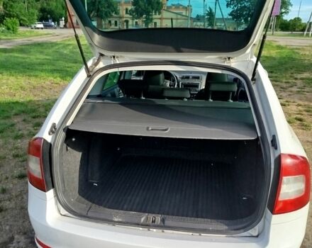 Білий Шкода Октавія, об'ємом двигуна 1.8 л та пробігом 250 тис. км за 8000 $, фото 2 на Automoto.ua