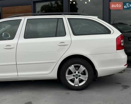 Белый Шкода Октавия, объемом двигателя 1.8 л и пробегом 208 тыс. км за 8700 $, фото 4 на Automoto.ua