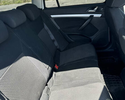 Білий Шкода Октавія, об'ємом двигуна 1.6 л та пробігом 249 тис. км за 7400 $, фото 18 на Automoto.ua