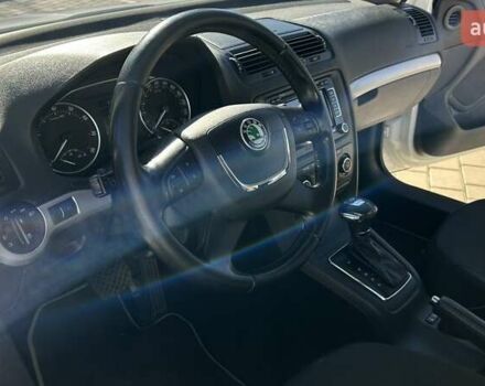 Белый Шкода Октавия, объемом двигателя 1.2 л и пробегом 235 тыс. км за 6900 $, фото 10 на Automoto.ua