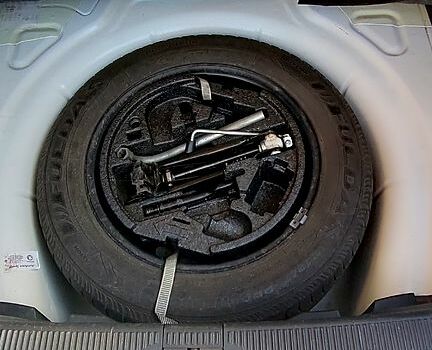 Белый Шкода Октавия, объемом двигателя 1.6 л и пробегом 204 тыс. км за 8600 $, фото 4 на Automoto.ua