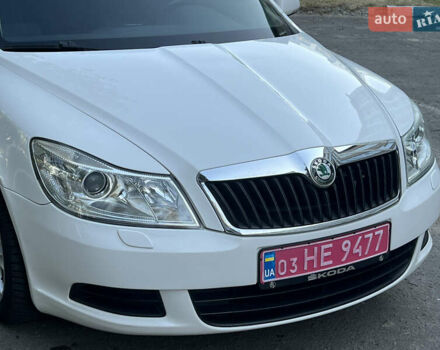 Білий Шкода Октавія, об'ємом двигуна 1.6 л та пробігом 261 тис. км за 7400 $, фото 16 на Automoto.ua