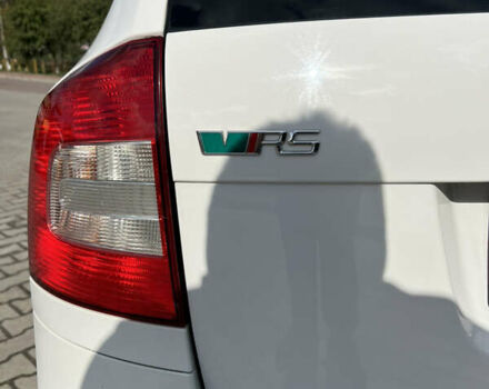 Белый Шкода Октавия, объемом двигателя 2 л и пробегом 176 тыс. км за 8000 $, фото 3 на Automoto.ua