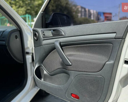 Білий Шкода Октавія, об'ємом двигуна 1.6 л та пробігом 293 тис. км за 7500 $, фото 23 на Automoto.ua