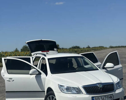 Білий Шкода Октавія, об'ємом двигуна 1.6 л та пробігом 249 тис. км за 7400 $, фото 6 на Automoto.ua