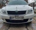 Белый Шкода Октавия, объемом двигателя 1.6 л и пробегом 238 тыс. км за 9500 $, фото 1 на Automoto.ua