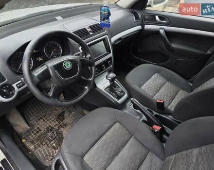 Білий Шкода Октавія, об'ємом двигуна 1.6 л та пробігом 330 тис. км за 6700 $, фото 12 на Automoto.ua