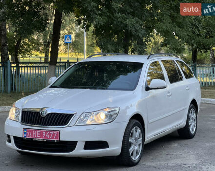 Білий Шкода Октавія, об'ємом двигуна 1.6 л та пробігом 261 тис. км за 7400 $, фото 4 на Automoto.ua