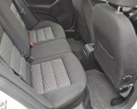 Белый Шкода Октавия, объемом двигателя 1.6 л и пробегом 380 тыс. км за 7500 $, фото 6 на Automoto.ua