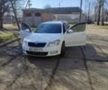 Белый Шкода Октавия, объемом двигателя 1.6 л и пробегом 345 тыс. км за 8000 $, фото 1 на Automoto.ua