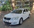 Белый Шкода Октавия, объемом двигателя 1.6 л и пробегом 217 тыс. км за 8800 $, фото 1 на Automoto.ua