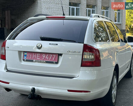Білий Шкода Октавія, об'ємом двигуна 1.6 л та пробігом 261 тис. км за 7400 $, фото 26 на Automoto.ua