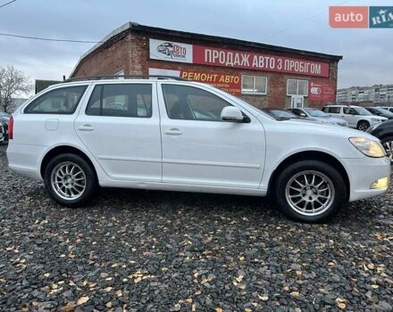 Білий Шкода Октавія, об'ємом двигуна 1.6 л та пробігом 244 тис. км за 7800 $, фото 15 на Automoto.ua