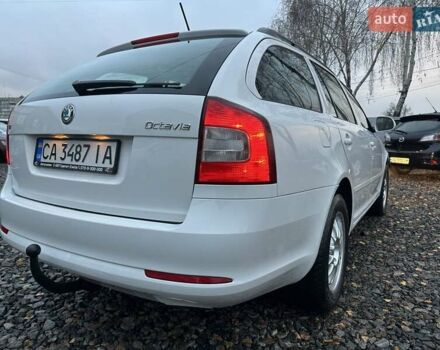 Білий Шкода Октавія, об'ємом двигуна 1.6 л та пробігом 244 тис. км за 7800 $, фото 2 на Automoto.ua
