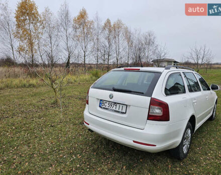 Белый Шкода Октавия, объемом двигателя 1.6 л и пробегом 380 тыс. км за 7500 $, фото 2 на Automoto.ua