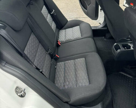 Білий Шкода Октавія, об'ємом двигуна 1.6 л та пробігом 183 тис. км за 7400 $, фото 32 на Automoto.ua