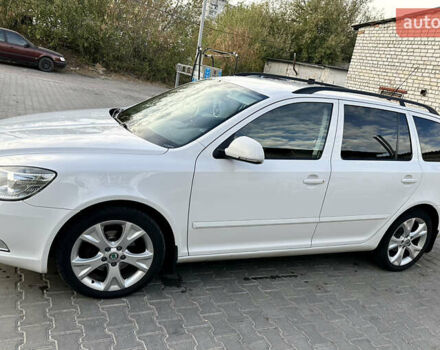 Белый Шкода Октавия, объемом двигателя 1.6 л и пробегом 235 тыс. км за 8000 $, фото 2 на Automoto.ua