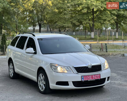 Білий Шкода Октавія, об'ємом двигуна 1.6 л та пробігом 261 тис. км за 7400 $, фото 13 на Automoto.ua