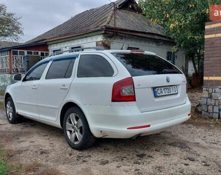 Белый Шкода Октавия, объемом двигателя 1.6 л и пробегом 301 тыс. км за 6500 $, фото 6 на Automoto.ua