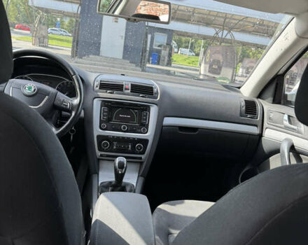 Білий Шкода Октавія, об'ємом двигуна 2 л та пробігом 354 тис. км за 8000 $, фото 12 на Automoto.ua
