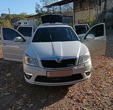 Білий Шкода Октавія, об'ємом двигуна 2.01 л та пробігом 295 тис. км за 9300 $, фото 19 на Automoto.ua