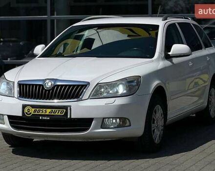 Белый Шкода Октавия, объемом двигателя 1.6 л и пробегом 320 тыс. км за 8000 $, фото 2 на Automoto.ua