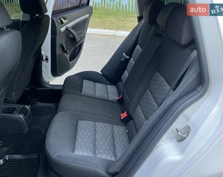 Білий Шкода Октавія, об'ємом двигуна 1.6 л та пробігом 261 тис. км за 7400 $, фото 53 на Automoto.ua
