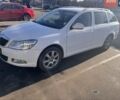 Белый Шкода Октавия, объемом двигателя 1.8 л и пробегом 200 тыс. км за 7000 $, фото 2 на Automoto.ua