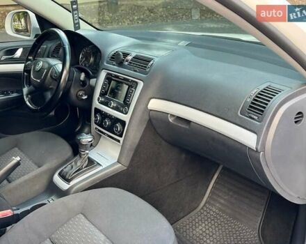Білий Шкода Октавія, об'ємом двигуна 1.6 л та пробігом 260 тис. км за 7450 $, фото 6 на Automoto.ua