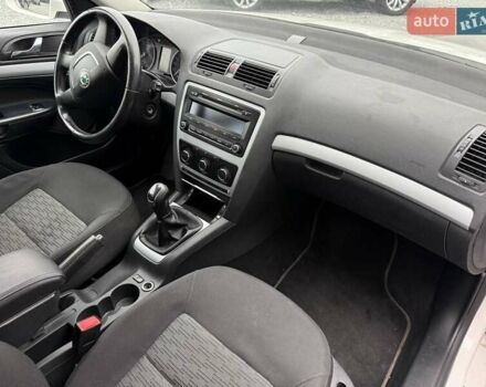 Белый Шкода Октавия, объемом двигателя 1.8 л и пробегом 208 тыс. км за 8700 $, фото 36 на Automoto.ua