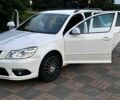 Белый Шкода Октавия, объемом двигателя 2 л и пробегом 277 тыс. км за 8800 $, фото 1 на Automoto.ua