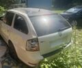 Білий Шкода Октавія, об'ємом двигуна 2 л та пробігом 300 тис. км за 2494 $, фото 5 на Automoto.ua