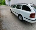Белый Шкода Октавия, объемом двигателя 1.6 л и пробегом 309 тыс. км за 5500 $, фото 2 на Automoto.ua