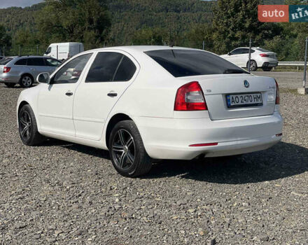 Шкода Октавия 2011 в Хусте на Automoto.ua Белый Шкода Октавия, объемом двигателя 1.6 л и пробегом 327 тыс. км за 7550 $, фото 4 на Automoto.ua