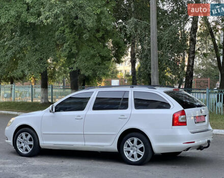 Білий Шкода Октавія, об'ємом двигуна 1.6 л та пробігом 261 тис. км за 7400 $, фото 7 на Automoto.ua