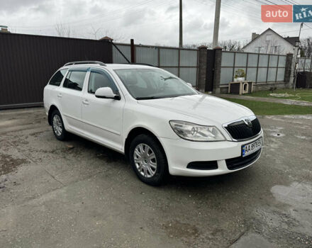 Білий Шкода Октавія, об'ємом двигуна 1.6 л та пробігом 183 тис. км за 7400 $, фото 15 на Automoto.ua