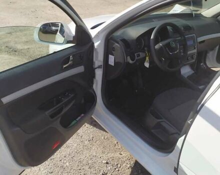 Білий Шкода Октавія, об'ємом двигуна 1.6 л та пробігом 220 тис. км за 7600 $, фото 4 на Automoto.ua