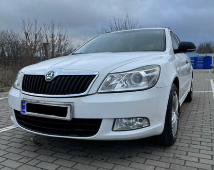 Белый Шкода Октавия, объемом двигателя 1.2 л и пробегом 215 тыс. км за 6500 $, фото 1 на Automoto.ua