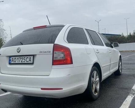 Белый Шкода Октавия, объемом двигателя 2 л и пробегом 371 тыс. км за 9600 $, фото 3 на Automoto.ua