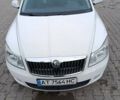 Білий Шкода Октавія, об'ємом двигуна 2 л та пробігом 240 тис. км за 7600 $, фото 1 на Automoto.ua