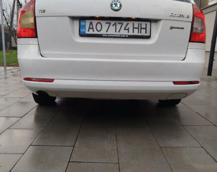 Белый Шкода Октавия, объемом двигателя 1.6 л и пробегом 300 тыс. км за 8500 $, фото 1 на Automoto.ua