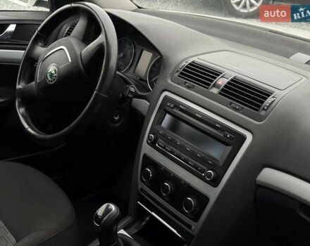Белый Шкода Октавия, объемом двигателя 1.8 л и пробегом 208 тыс. км за 8700 $, фото 35 на Automoto.ua