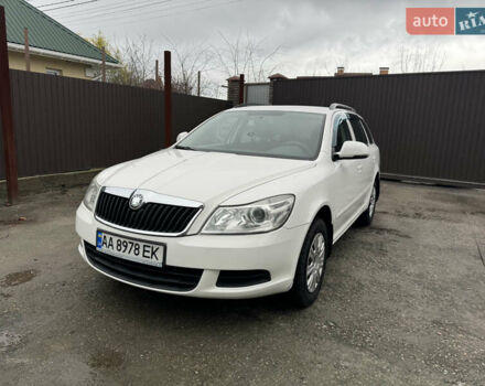 Білий Шкода Октавія, об'ємом двигуна 1.6 л та пробігом 183 тис. км за 7400 $, фото 1 на Automoto.ua