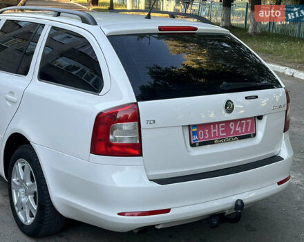 Білий Шкода Октавія, об'ємом двигуна 1.6 л та пробігом 261 тис. км за 7400 $, фото 25 на Automoto.ua