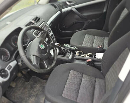 Белый Шкода Октавия, объемом двигателя 1.6 л и пробегом 380 тыс. км за 7500 $, фото 8 на Automoto.ua